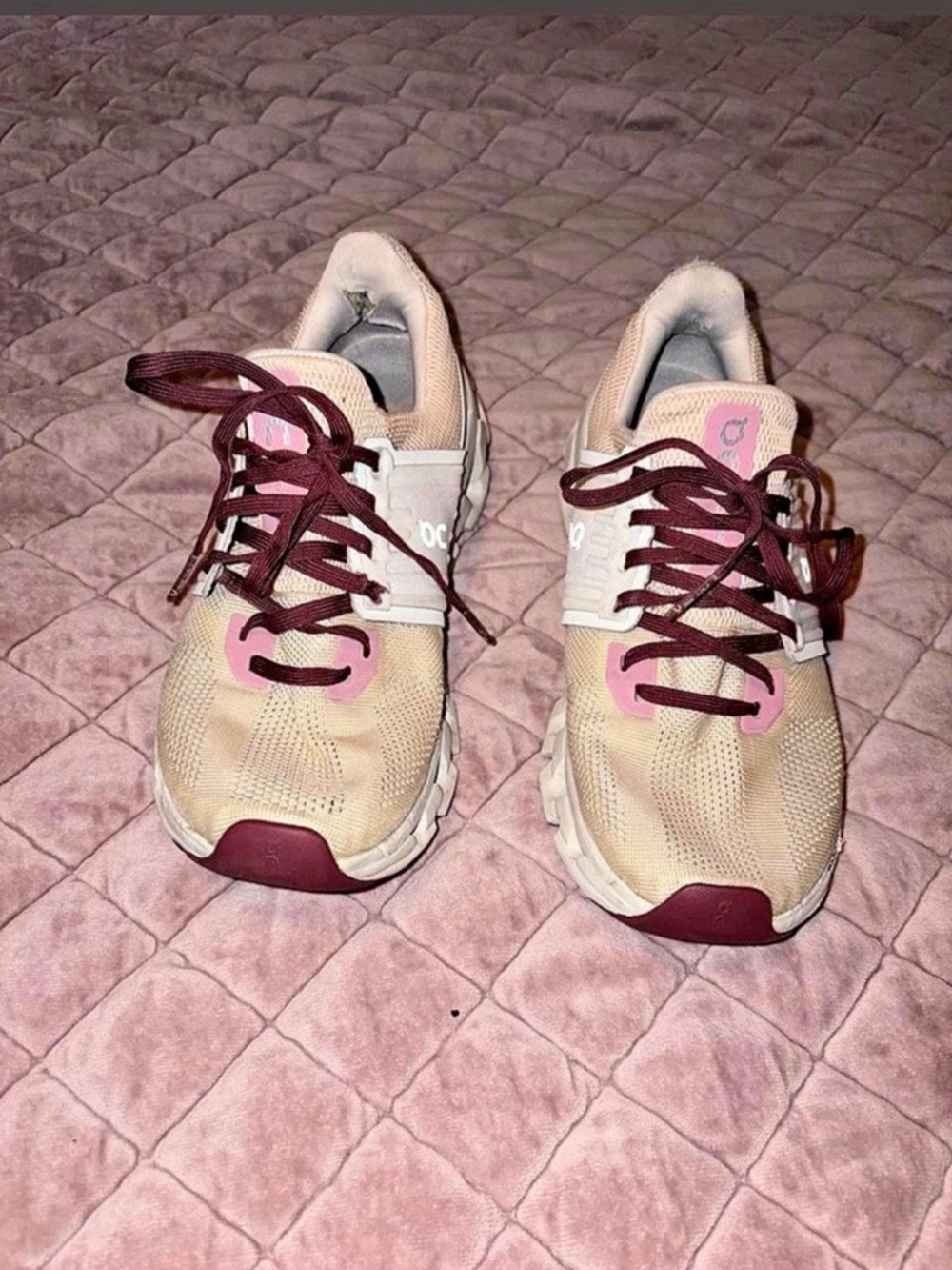 On Cloudnova 2 Women's Athletic Shoes Pink & cream size 7 1/2